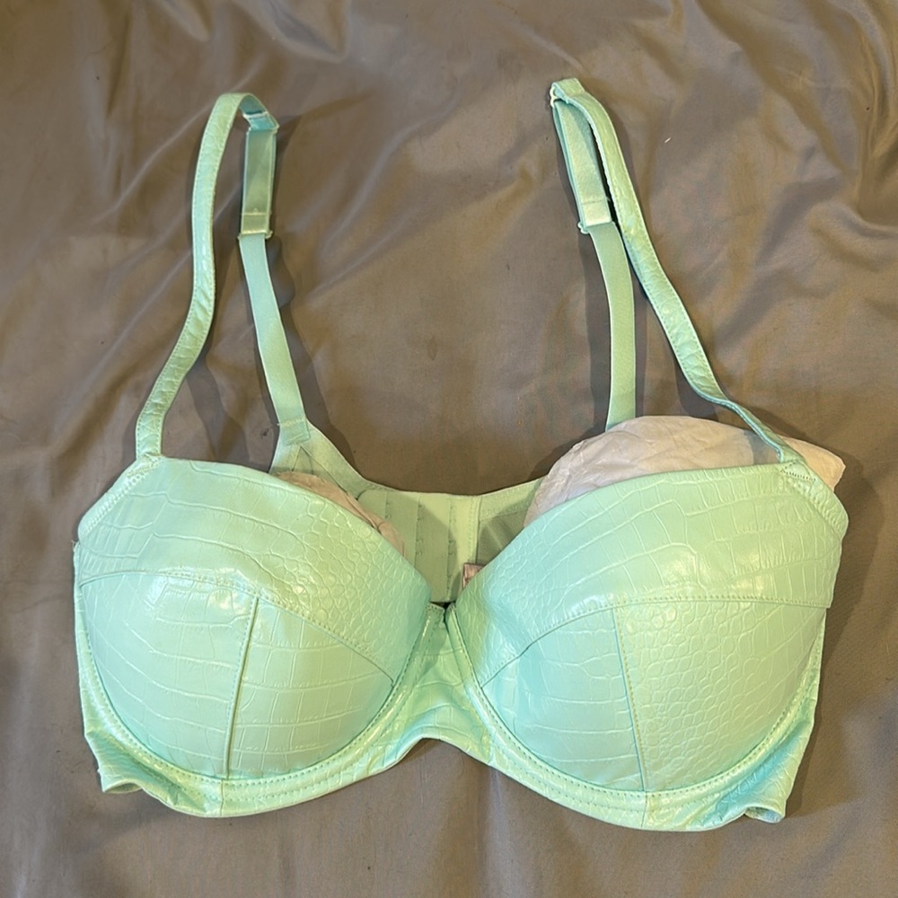 Beautiful Tiffany Blue sneak print SAVAGE FENTY LOW BALCONETTE, 36DD